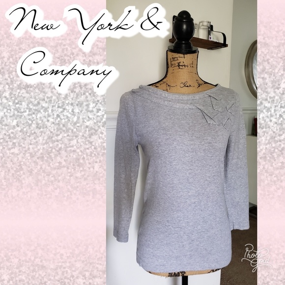 New York & Company Sweaters - 💋So soft! Sweater New York & Company small gray